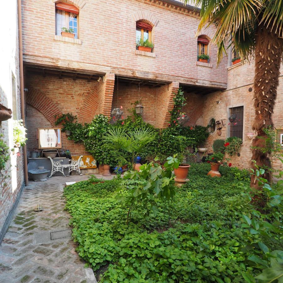 Апартаменты Il Giardino Segreto Феррара Экстерьер фото